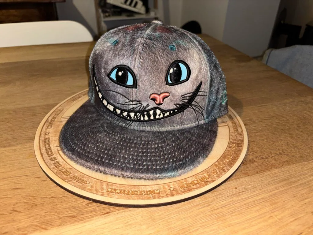 Disney – Alice in wonderland Through the Looking-Glass – Cheshire Cat