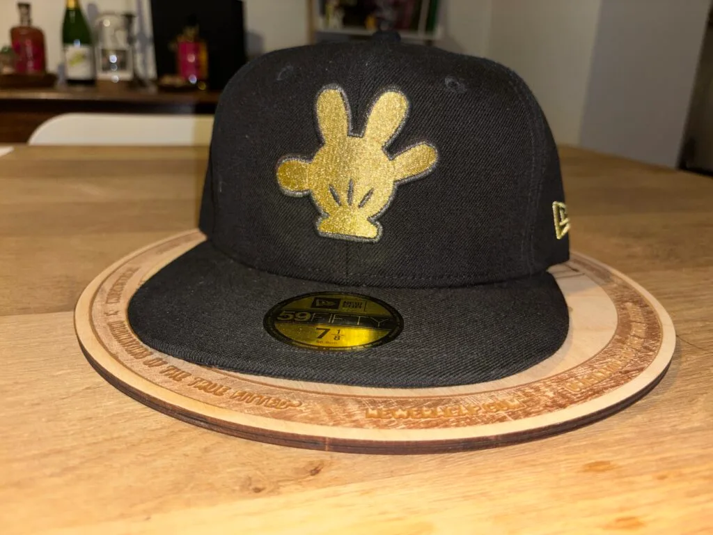 Disney – Mickey Mouse – Glove Hand Gold